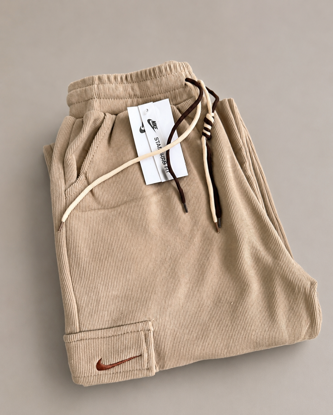 Cargos Nike Frisados
