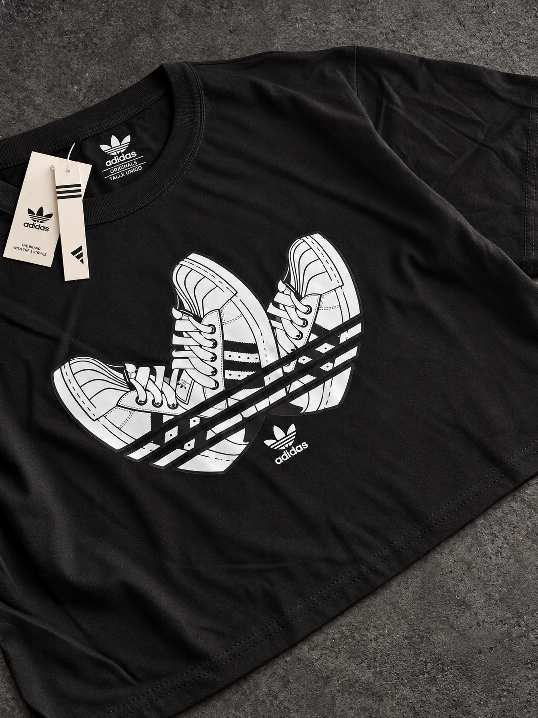 Crop over Adidas super star