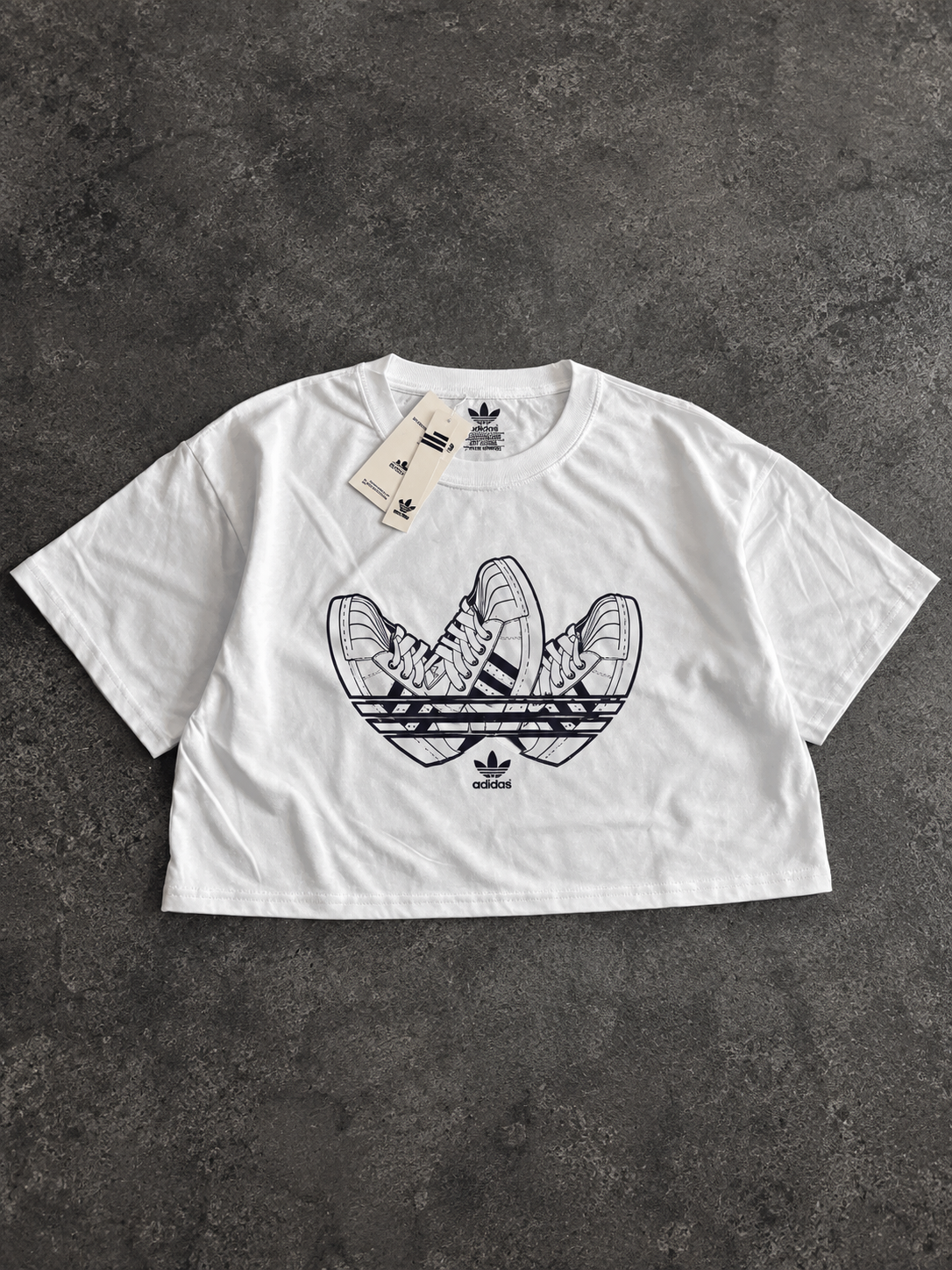 Crop over Adidas super star